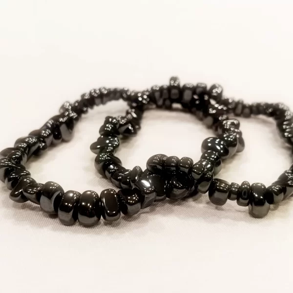 La pulsera de Hematita es un accesorio de bienestar emocional asociado al equilibrio, la estabilidad y el control interno.
